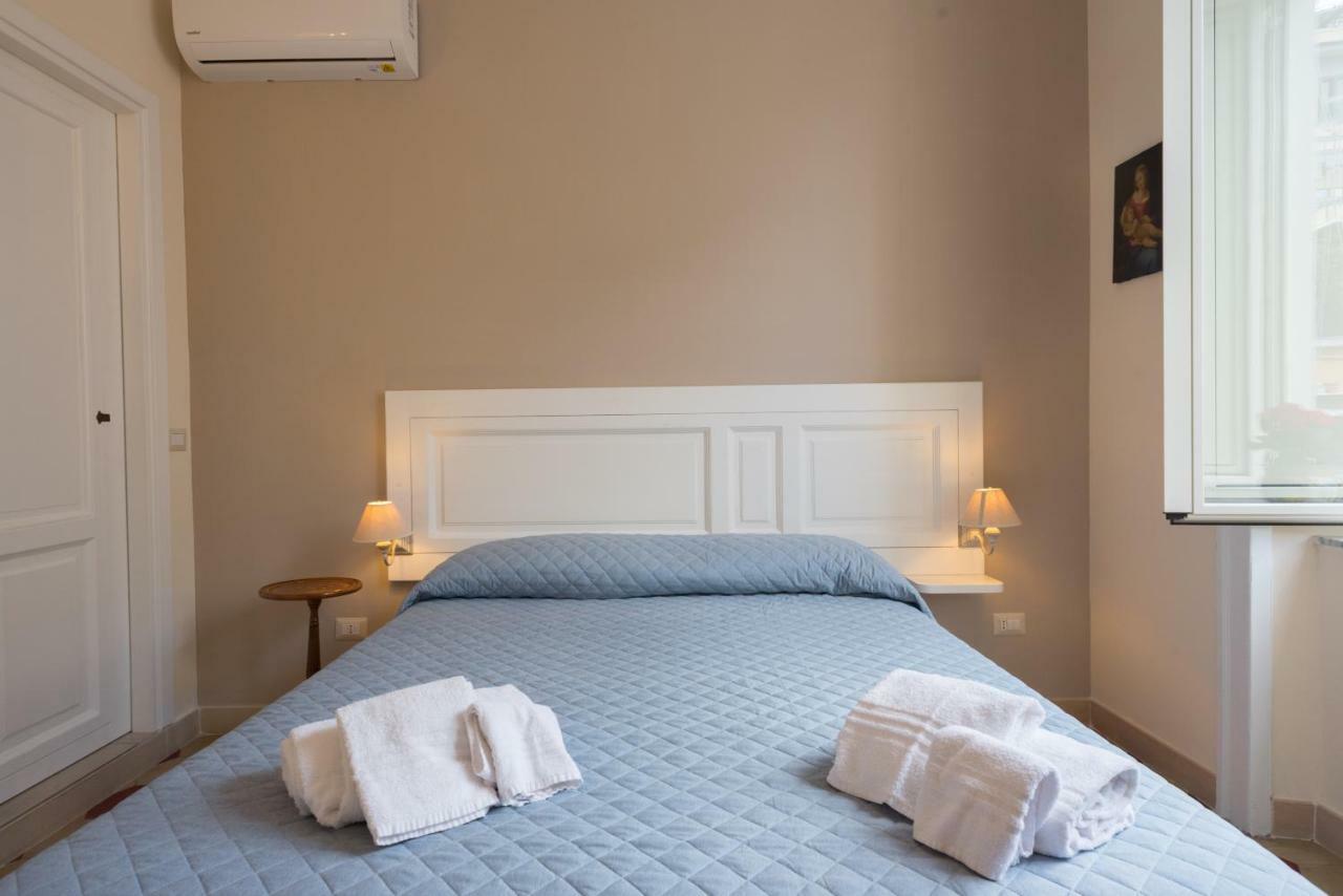 บีแอนด์บี ซุปปอร์ติโก โลเปซ Hotel เนเปิลส์ ภายนอก รูปภาพ