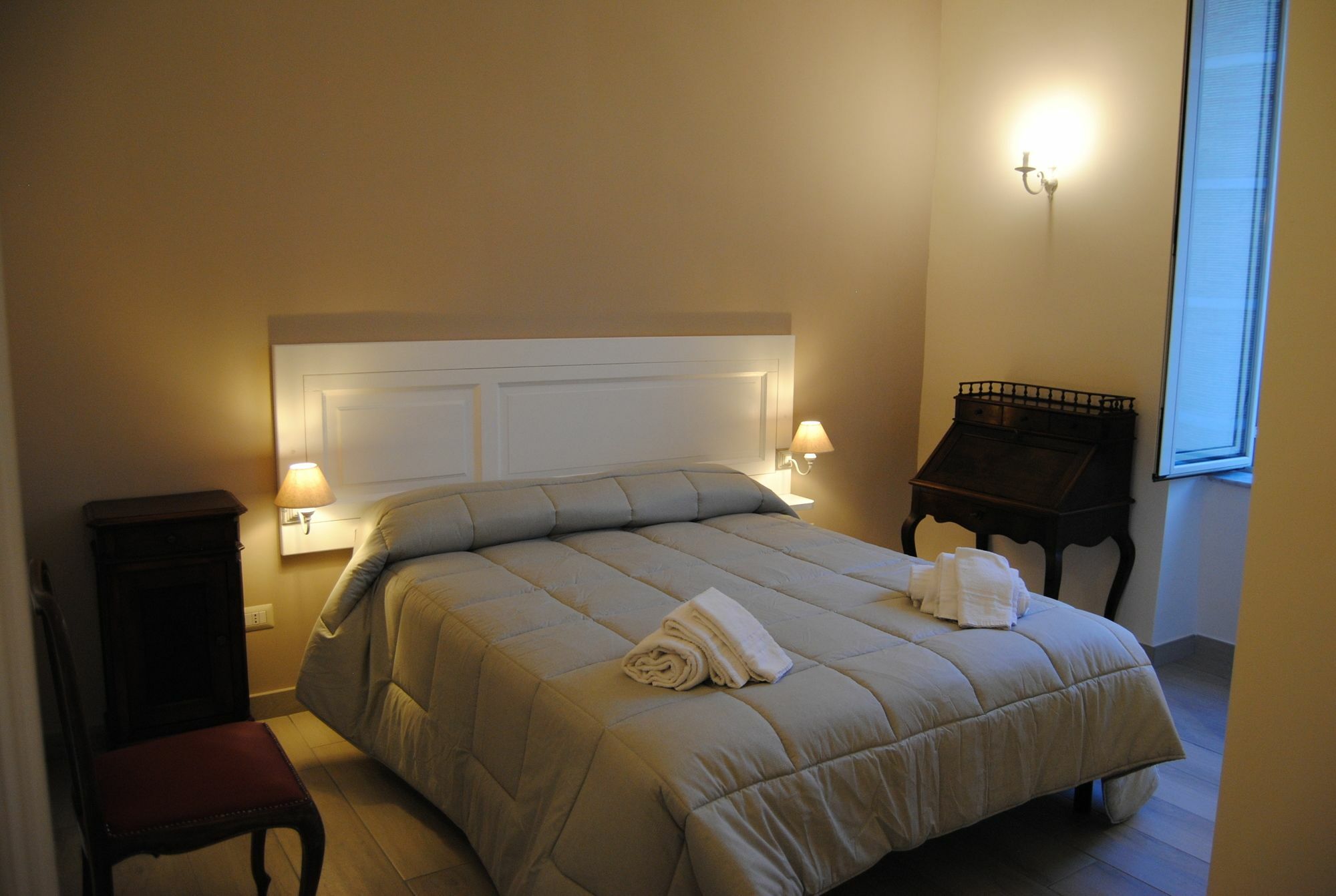 บีแอนด์บี ซุปปอร์ติโก โลเปซ Hotel เนเปิลส์ ภายนอก รูปภาพ
